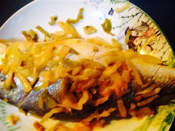 榨菜豆豉蒸黄鱼—乌江榨菜怎么做，榨菜豆豉蒸黄鱼—乌江榨菜怎么做好吃，榨菜豆豉蒸黄鱼—乌江榨菜做法
