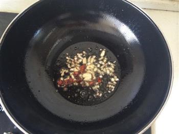 豆腐皮油焖虾怎么做，豆腐皮油焖虾怎么做好吃，豆腐皮油焖虾做法