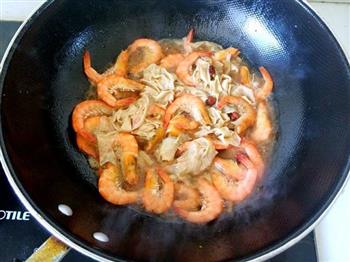 豆腐皮油焖虾怎么做，豆腐皮油焖虾怎么做好吃，豆腐皮油焖虾做法