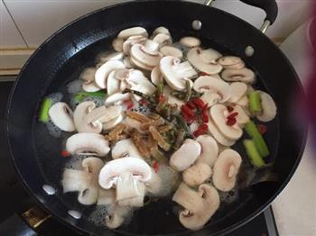 滋补鲫鱼汤怎么做，滋补鲫鱼汤怎么做好吃，滋补鲫鱼汤做法