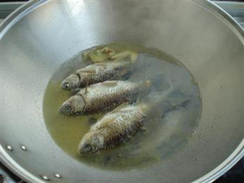 香菇豆腐鲫鱼汤-冬季暖身怎么做，香菇豆腐鲫鱼汤-冬季暖身怎么做好吃，香菇豆腐鲫鱼汤-冬季暖身做法