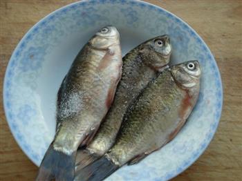 香菇豆腐鲫鱼汤-冬季暖身怎么做，香菇豆腐鲫鱼汤-冬季暖身怎么做好吃，香菇豆腐鲫鱼汤-冬季暖身做法