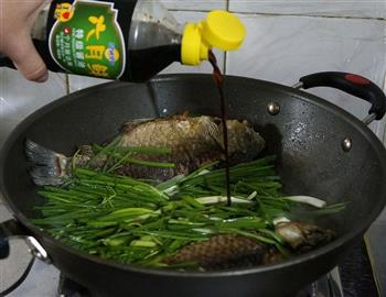 葱香榨菜肉糜嵌鲫鱼-乌江榨菜怎么做，葱香榨菜肉糜嵌鲫鱼-乌江榨菜怎么做好吃，葱香榨菜肉糜嵌鲫鱼-乌江榨菜做法