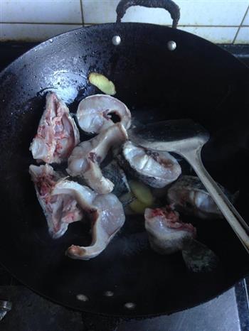 黑鱼花生米汤怎么做，黑鱼花生米汤怎么做好吃，黑鱼花生米汤做法