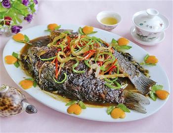 葱香榨菜肉糜嵌鲫鱼-乌江榨菜怎么做，葱香榨菜肉糜嵌鲫鱼-乌江榨菜怎么做好吃，葱香榨菜肉糜嵌鲫鱼-乌江榨菜做法