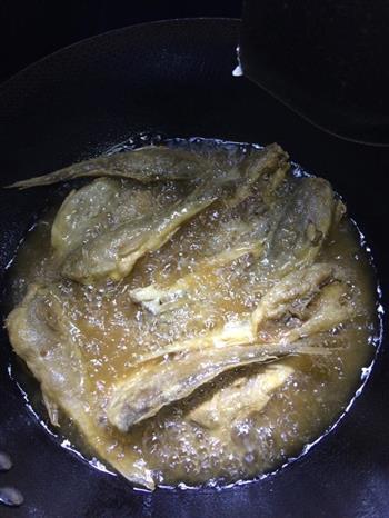 黄金诱人酥脆炸鱼怎么做，黄金诱人酥脆炸鱼怎么做好吃，黄金诱人酥脆炸鱼做法