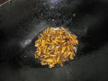 榨菜蒸鲮鱼-乌江榨菜怎么做，榨菜蒸鲮鱼-乌江榨菜怎么做好吃，榨菜蒸鲮鱼-乌江榨菜做法