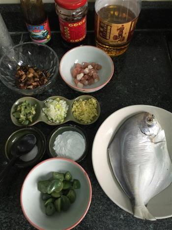 腊八蒜蒸鱼怎么做，腊八蒜蒸鱼怎么做好吃，腊八蒜蒸鱼做法