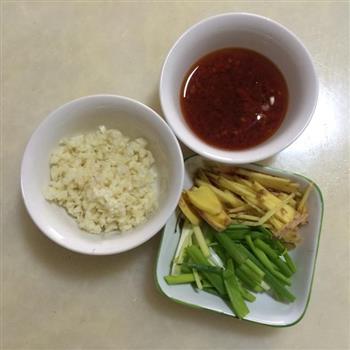 剁椒蒜蓉蒸鲈鱼怎么做，剁椒蒜蓉蒸鲈鱼怎么做好吃，剁椒蒜蓉蒸鲈鱼做法