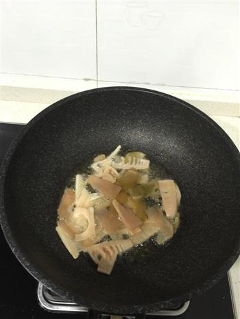 自家四川泡菜炒白贝怎么做，自家四川泡菜炒白贝怎么做好吃，自家四川泡菜炒白贝做法