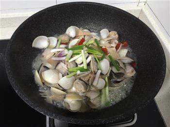 自家四川泡菜炒白贝怎么做，自家四川泡菜炒白贝怎么做好吃，自家四川泡菜炒白贝做法