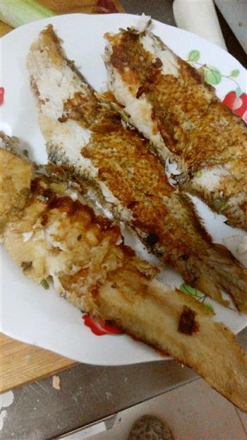 煎踏板鱼怎么做，煎踏板鱼怎么做好吃，煎踏板鱼做法