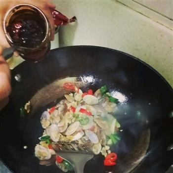 老干妈炒花甲怎么做，老干妈炒花甲怎么做好吃，老干妈炒花甲做法