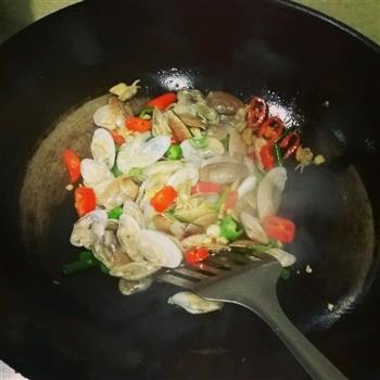 老干妈炒花甲怎么做，老干妈炒花甲怎么做好吃，老干妈炒花甲做法