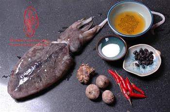 蒜茸蒸墨鱼片怎么做，蒜茸蒸墨鱼片怎么做好吃，蒜茸蒸墨鱼片做法