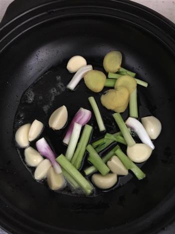 蒜香鱼煲怎么做，蒜香鱼煲怎么做好吃，蒜香鱼煲做法
