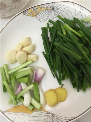 蒜香鱼煲怎么做，蒜香鱼煲怎么做好吃，蒜香鱼煲做法