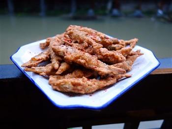 侗寨美味-酥炸小鱼怎么做，侗寨美味-酥炸小鱼怎么做好吃，侗寨美味-酥炸小鱼做法
