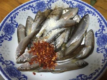 侗寨美味-酥炸小鱼怎么做，侗寨美味-酥炸小鱼怎么做好吃，侗寨美味-酥炸小鱼做法