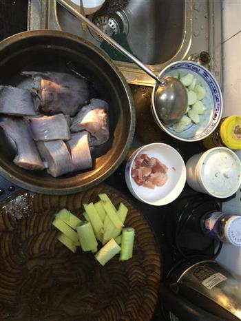 大蒜炖鮰鱼怎么做，大蒜炖鮰鱼怎么做好吃，大蒜炖鮰鱼做法