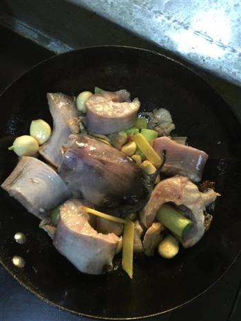 大蒜炖鮰鱼怎么做，大蒜炖鮰鱼怎么做好吃，大蒜炖鮰鱼做法