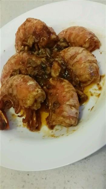蒜香油焖大虾怎么做，蒜香油焖大虾怎么做好吃，蒜香油焖大虾做法