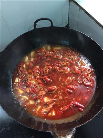 小龙虾烧土豆啤酒绝配怎么做，小龙虾烧土豆啤酒绝配怎么做好吃，小龙虾烧土豆啤酒绝配做法