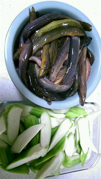 秘制川味烧泥鳅怎么做，秘制川味烧泥鳅怎么做好吃，秘制川味烧泥鳅做法
