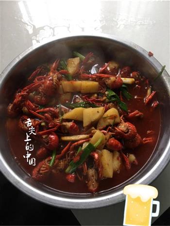 小龙虾烧土豆啤酒绝配怎么做，小龙虾烧土豆啤酒绝配怎么做好吃，小龙虾烧土豆啤酒绝配做法