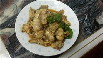 青椒炒牛蛙怎么做，青椒炒牛蛙怎么做好吃，青椒炒牛蛙做法