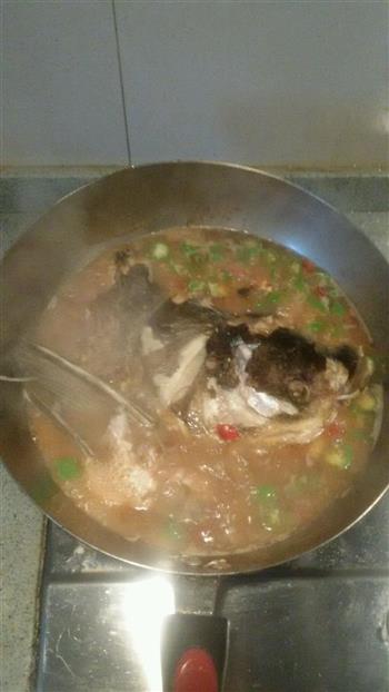 紫苏青椒胖鱼头怎么做，紫苏青椒胖鱼头怎么做好吃，紫苏青椒胖鱼头做法