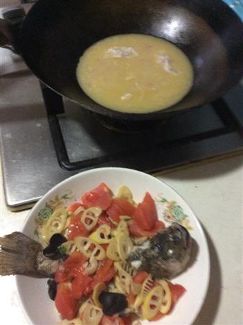 西红柿烩鱼片怎么做，西红柿烩鱼片怎么做好吃，西红柿烩鱼片做法