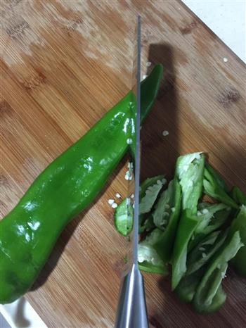 番茄汁椒炒小泥鳅怎么做，番茄汁椒炒小泥鳅怎么做好吃，番茄汁椒炒小泥鳅做法