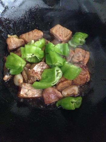 糖醋青椒草鱼块怎么做，糖醋青椒草鱼块怎么做好吃，糖醋青椒草鱼块做法
