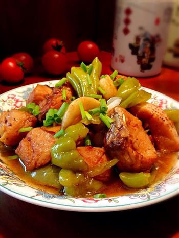 糖醋青椒草鱼块怎么做，糖醋青椒草鱼块怎么做好吃，糖醋青椒草鱼块做法
