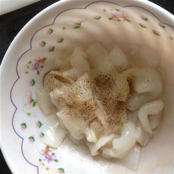 小炒墨鱼怎么做，小炒墨鱼怎么做好吃，小炒墨鱼做法