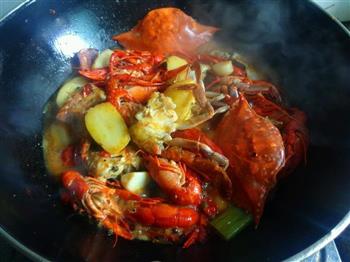 私房麻辣蟹虾锅怎么做，私房麻辣蟹虾锅怎么做好吃，私房麻辣蟹虾锅做法