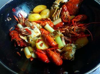私房麻辣蟹虾锅怎么做，私房麻辣蟹虾锅怎么做好吃，私房麻辣蟹虾锅做法