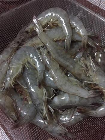 泰国风味烤鲈鱼怎么做，泰国风味烤鲈鱼怎么做好吃，泰国风味烤鲈鱼做法