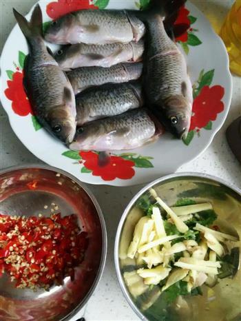 红烧鯽魚怎么做，红烧鯽魚怎么做好吃，红烧鯽魚做法