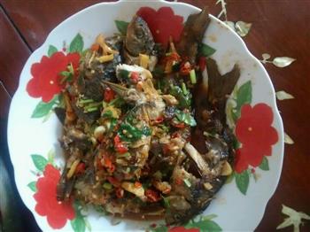 红烧鯽魚怎么做，红烧鯽魚怎么做好吃，红烧鯽魚做法