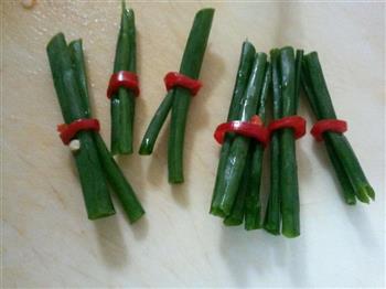葱卷花生蒸寿眉怎么做，葱卷花生蒸寿眉怎么做好吃，葱卷花生蒸寿眉做法