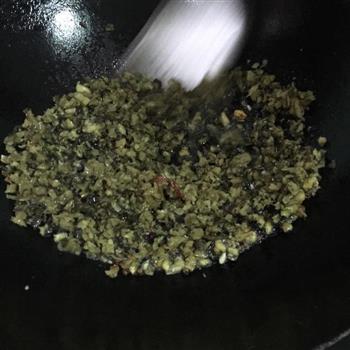酸菜炒螺蛳肉怎么做，酸菜炒螺蛳肉怎么做好吃，酸菜炒螺蛳肉做法