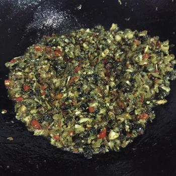 酸菜炒螺蛳肉怎么做，酸菜炒螺蛳肉怎么做好吃，酸菜炒螺蛳肉做法