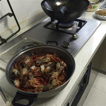 蒜蓉小龙虾怎么做，蒜蓉小龙虾怎么做好吃，蒜蓉小龙虾做法
