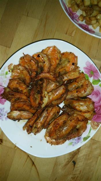 油煎鸡蛋虾怎么做，油煎鸡蛋虾怎么做好吃，油煎鸡蛋虾做法