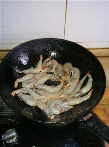 椒盐厄瓜多尔白虾怎么做，椒盐厄瓜多尔白虾怎么做好吃，椒盐厄瓜多尔白虾做法