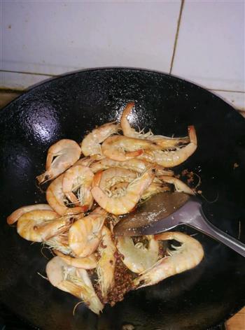 椒盐厄瓜多尔白虾怎么做，椒盐厄瓜多尔白虾怎么做好吃，椒盐厄瓜多尔白虾做法