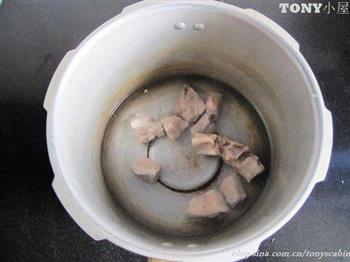 土豆排骨怎么做，土豆排骨怎么做好吃，土豆排骨做法