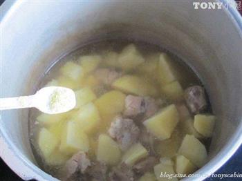 土豆排骨怎么做，土豆排骨怎么做好吃，土豆排骨做法